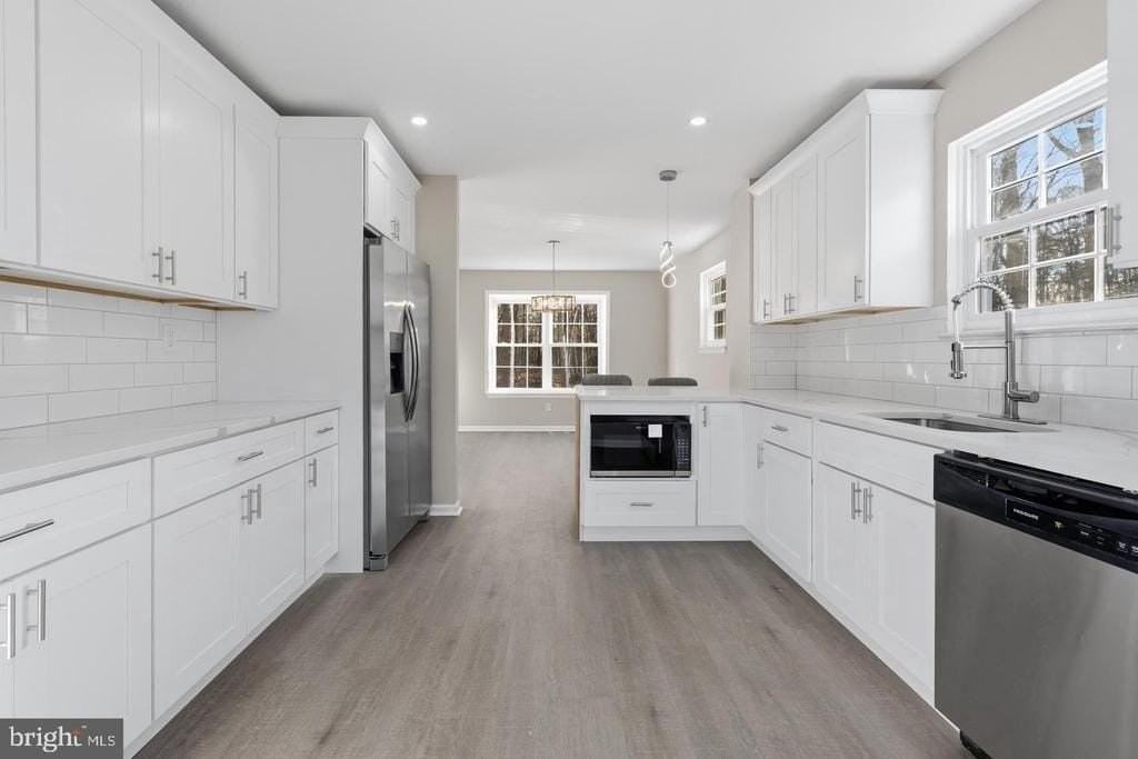 221 Oak Ln - Photo 5 of 16