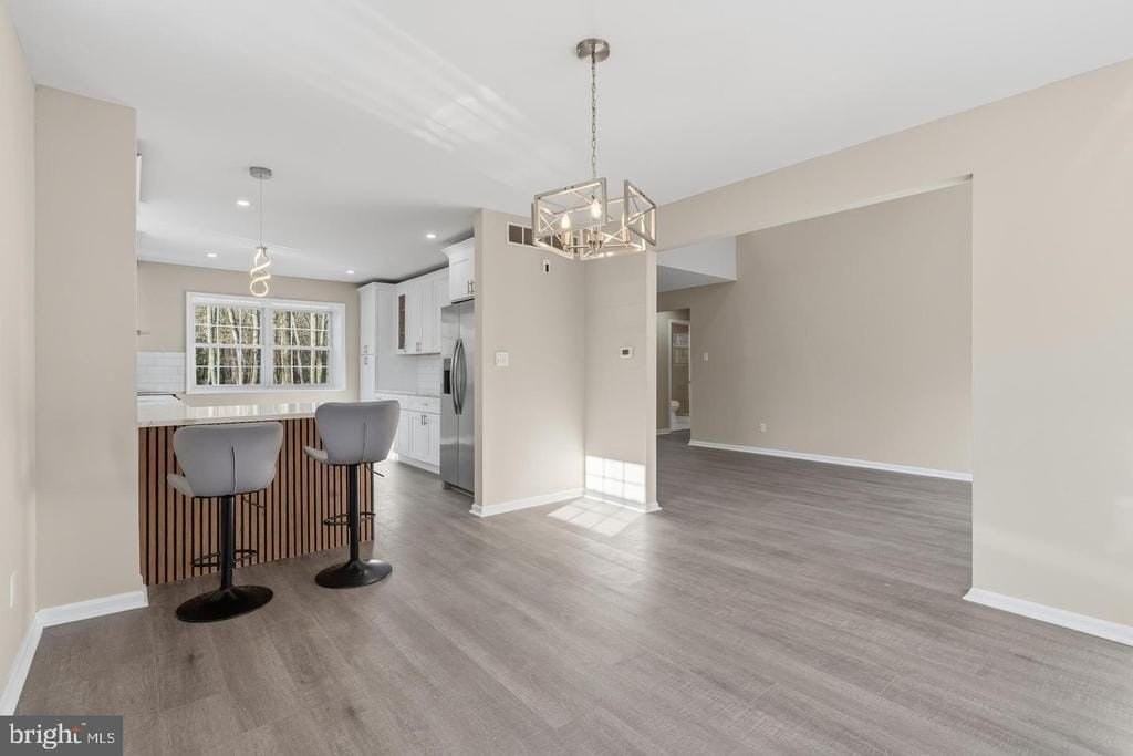 221 Oak Ln - Photo 7 of 16