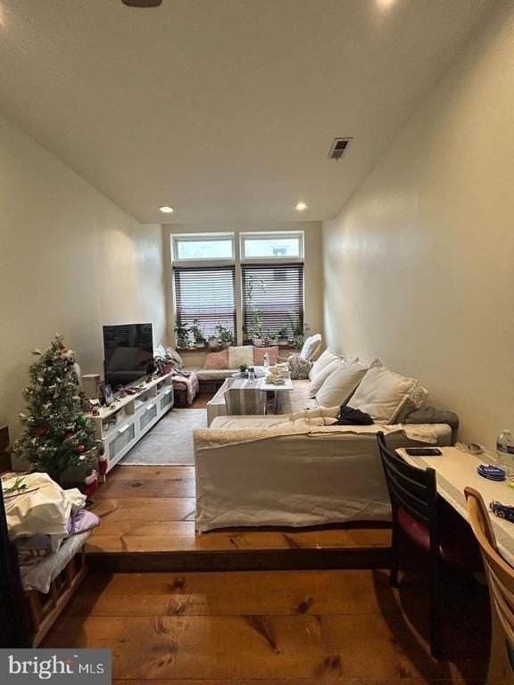 721 Sansom St - Photo 2 of 9