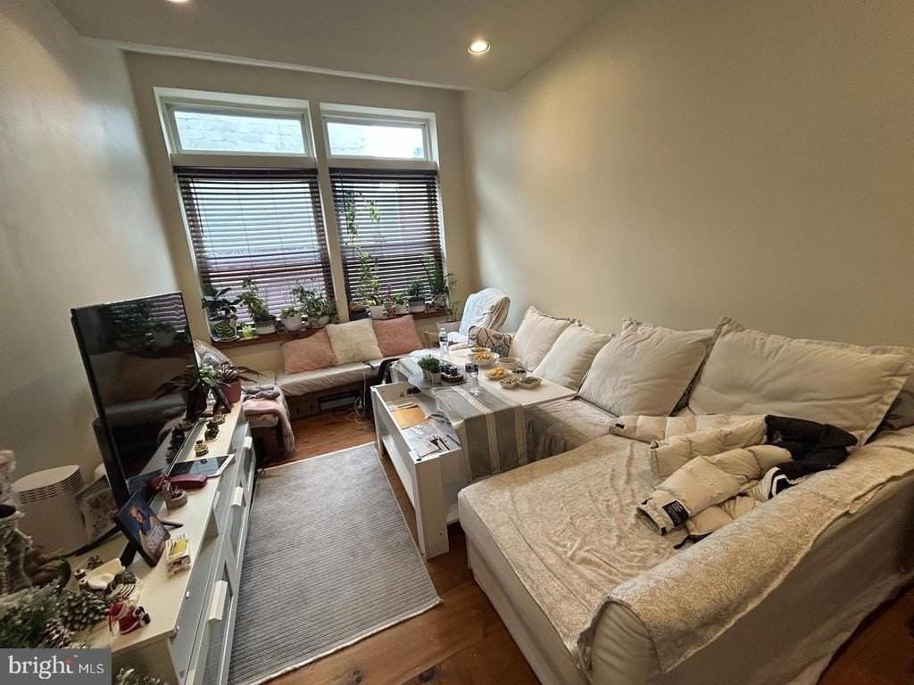 721 Sansom St - Photo 3 of 9