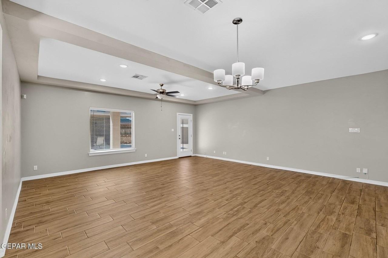 14488 Johnny Mata Dr - Photo 7 of 42