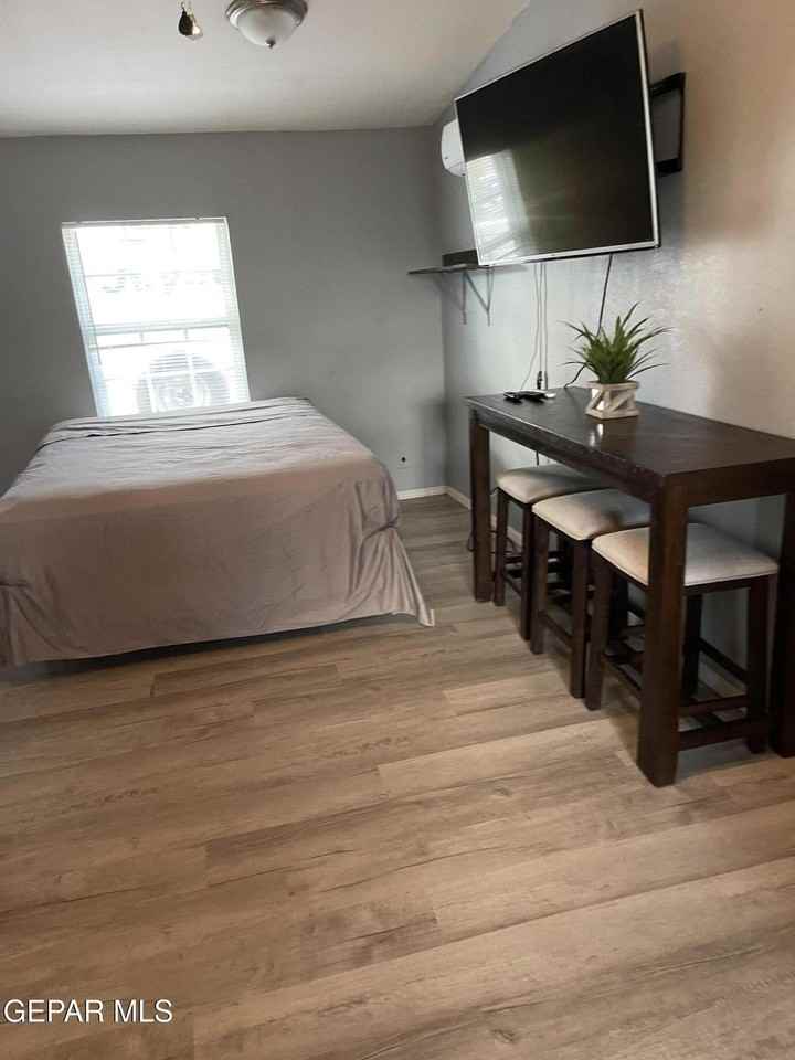 10008 Acer Ave #A - Photo 3 of 7