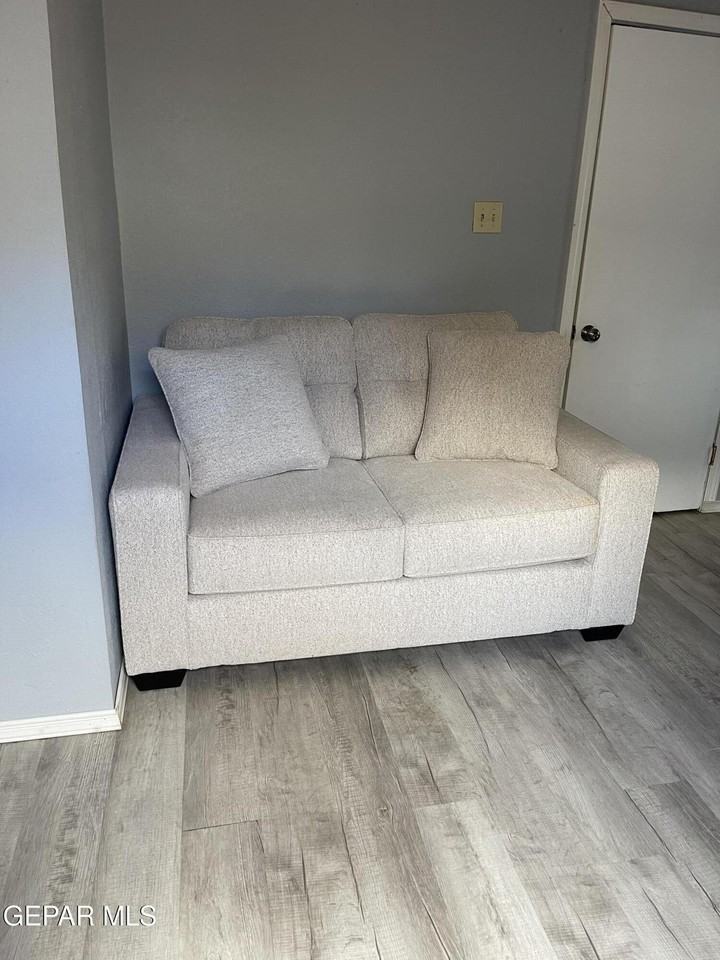 10008 Acer Ave #A - Photo 5 of 7