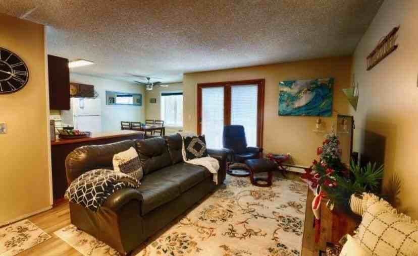 638 Ouida Way - Photo 2 of 10