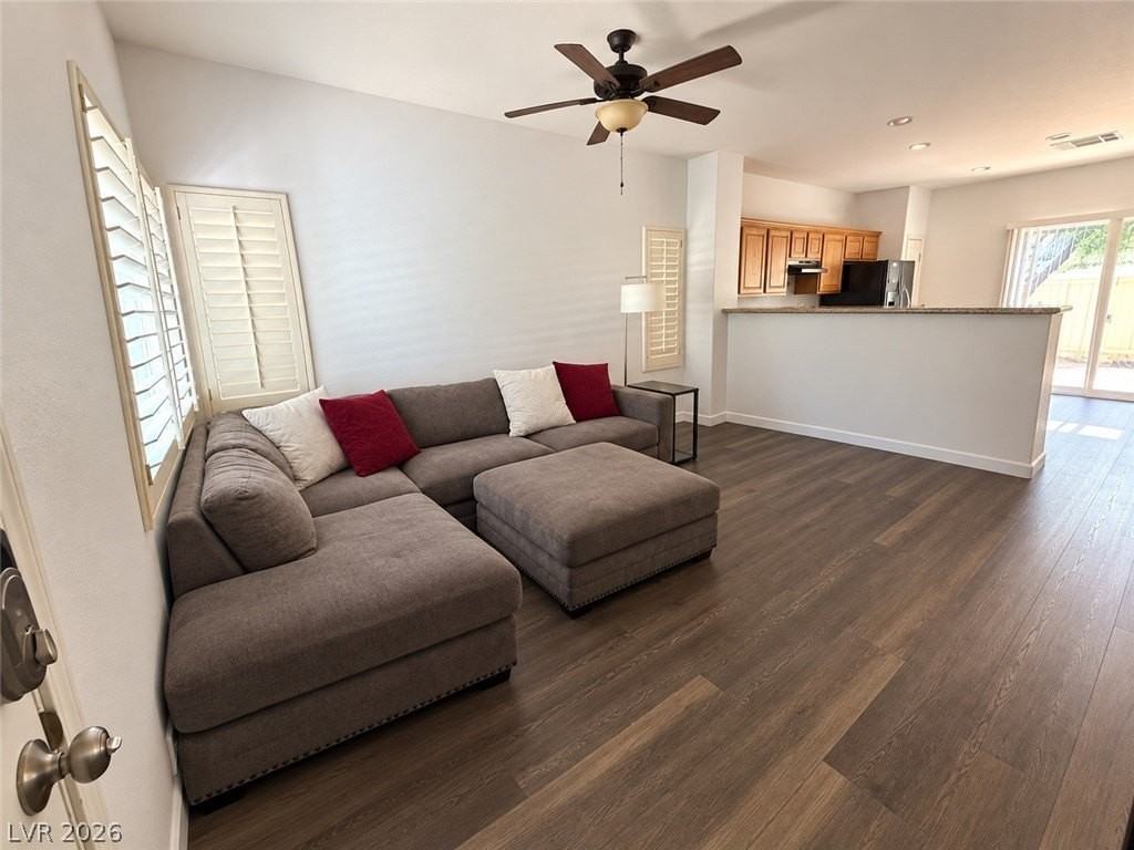 7466 Mariposa Grove St - Photo 3 of 19
