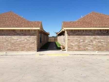 1307 N Sal St - Photo 2 of 12