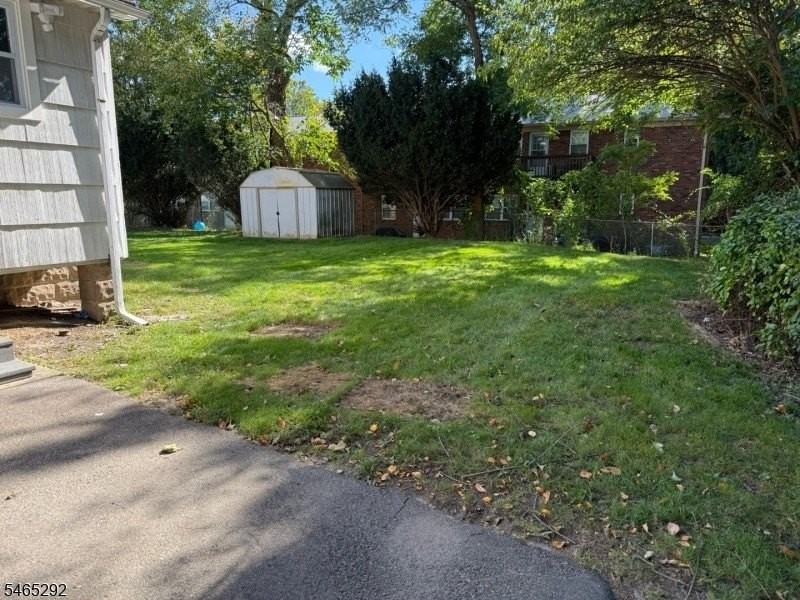 32 Willard St - Photo 3 of 27
