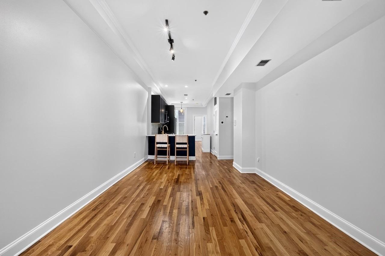 1319 Washington St #1L - Photo 5 of 17