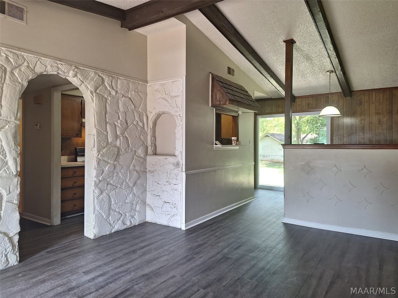 5843 Wares Ferry Rd - Photo 3 of 19