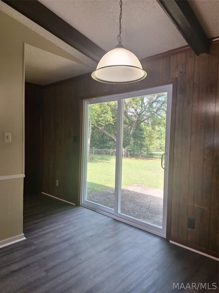 5843 Wares Ferry Rd - Photo 5 of 19