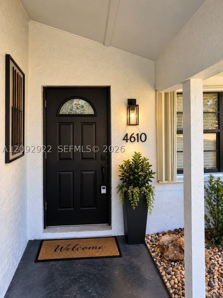 4610 Sw 134th Ave - Photo 3 of 25