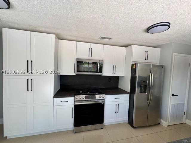 4610 Sw 134th Ave - Photo 6 of 25