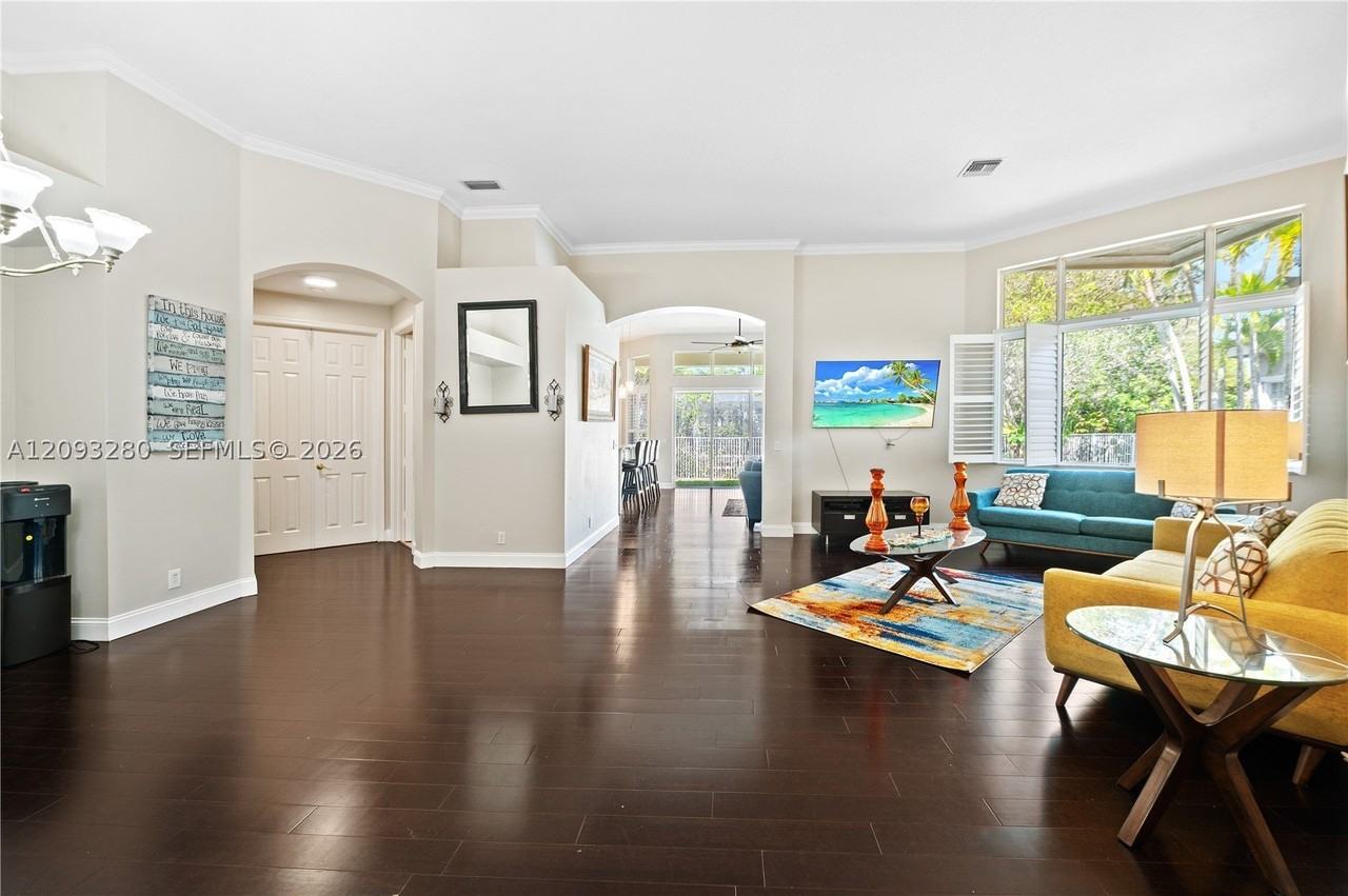 331 Nw 119th Dr - Photo 3 of 25
