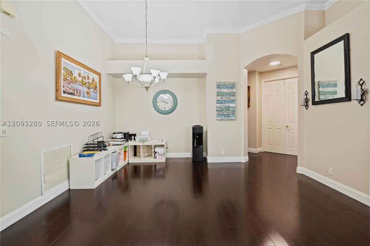 331 Nw 119th Dr - Photo 5 of 25