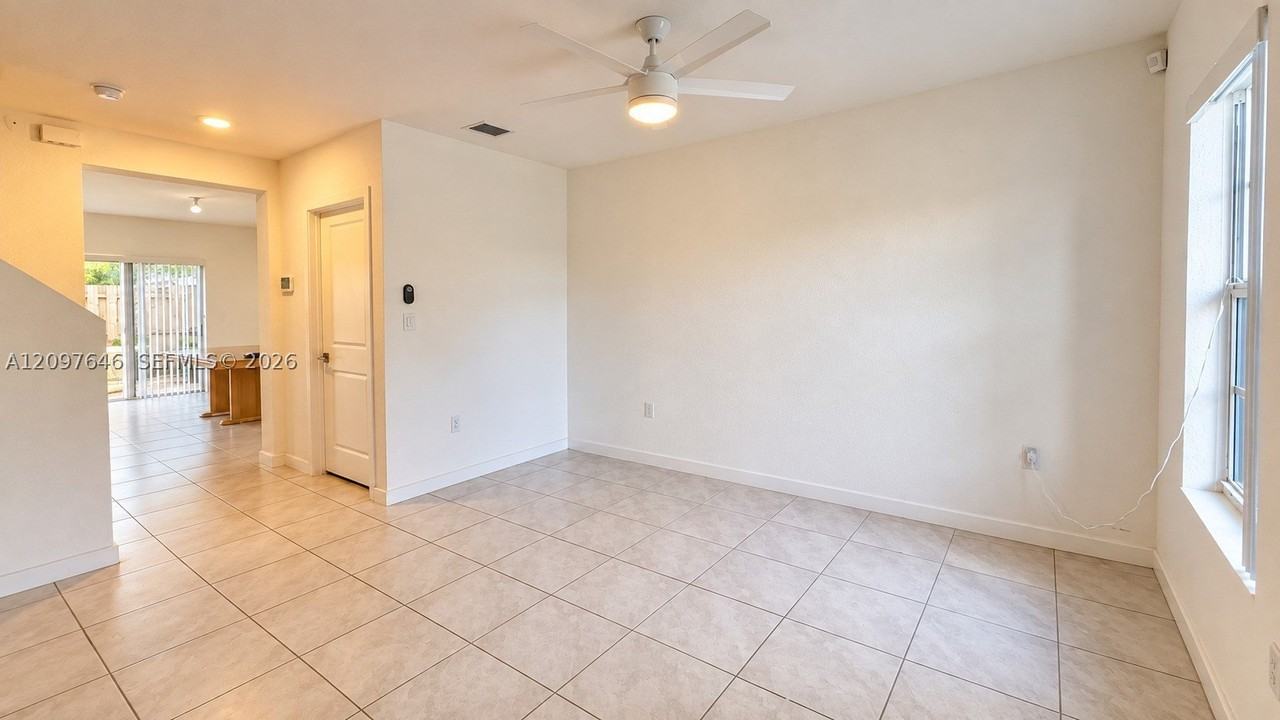585 Ne 5th Pl #585 - Photo 3 of 25