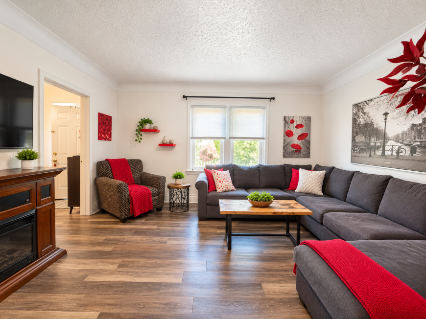 409 Concession St - Photo 2 of 10