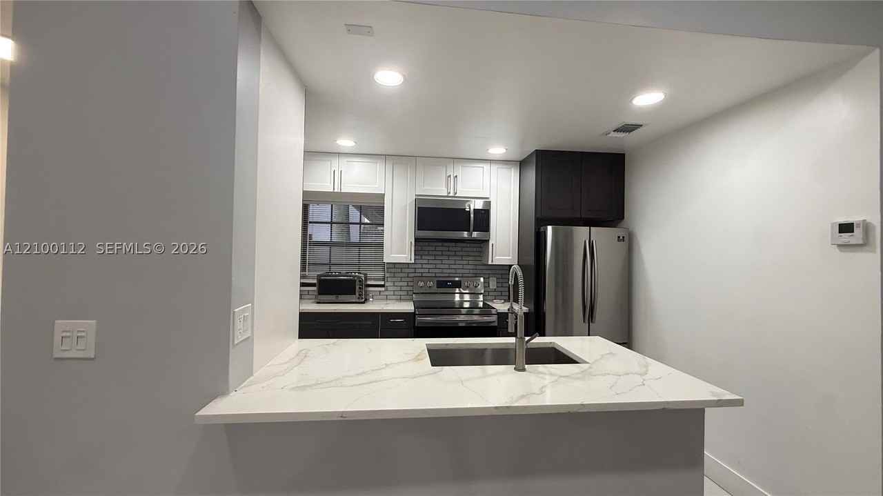11607 Nw 11th St #11607 - Photo 3 of 30