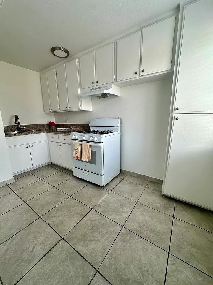 15324 Vanowen St - Photo 2 of 5