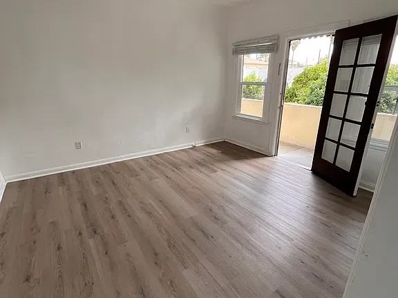 168 1/2 S Avenue 53 - Photo 3 of 8