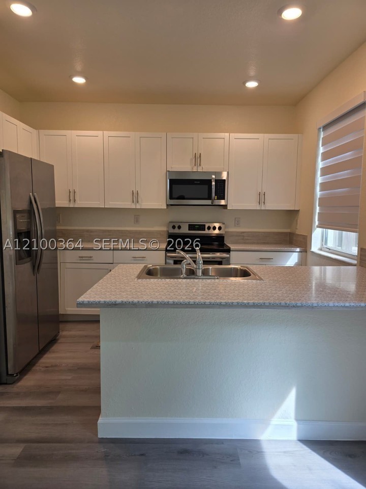 1337 Se 27th Ter - Photo 2 of 20