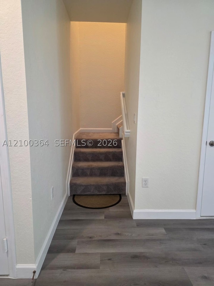 1337 Se 27th Ter - Photo 4 of 20