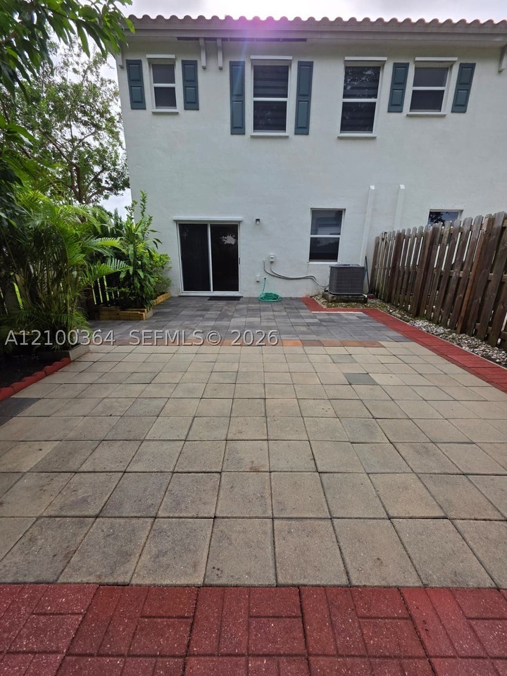 1337 Se 27th Ter - Photo 7 of 20