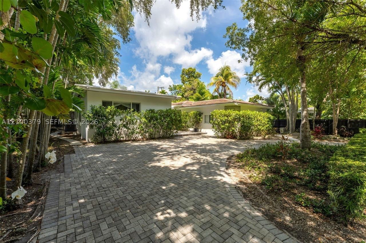 8 Pinta Rd - Photo 2 of 21