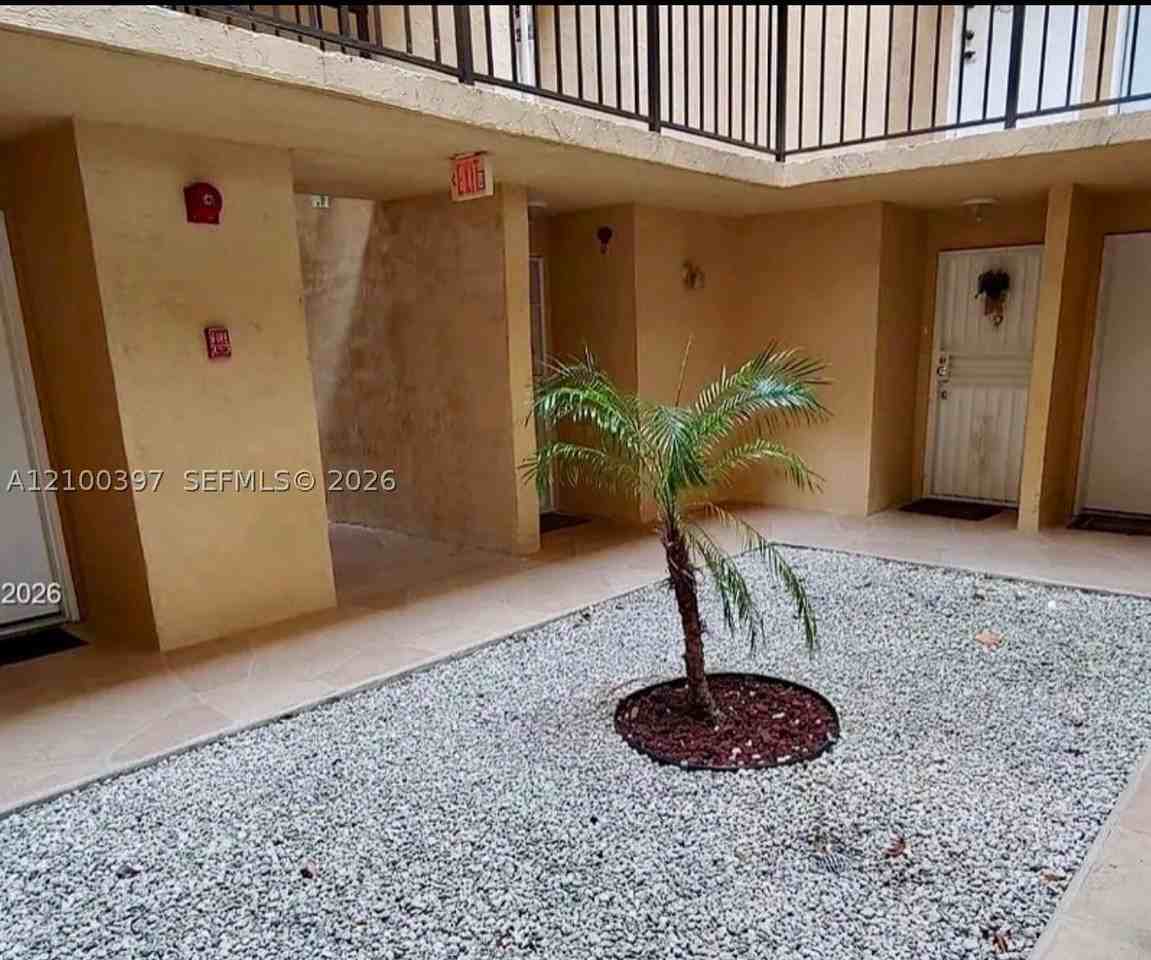 690 W Park Dr #107-2 - Photo 2 of 5