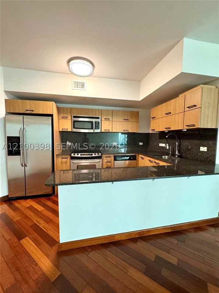 350 S Miami Ave #1502 - Photo 3 of 26