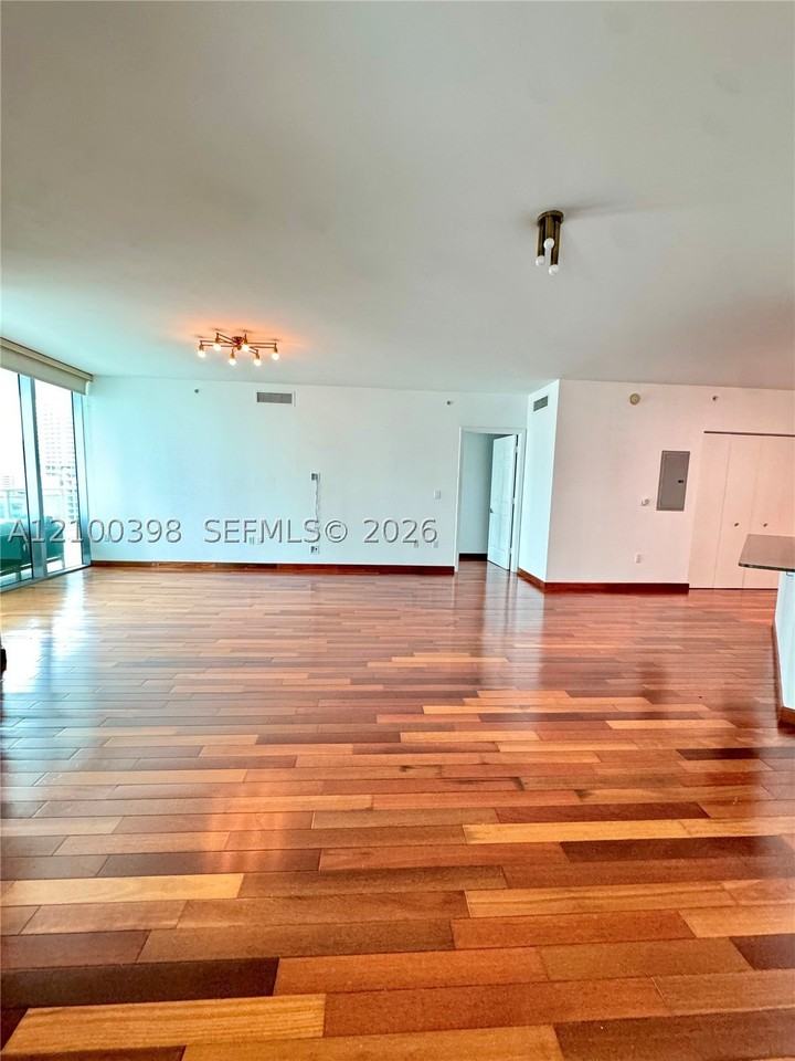 350 S Miami Ave #1502 - Photo 6 of 26