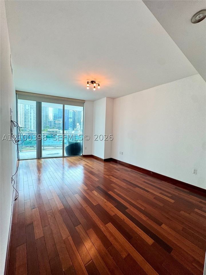 350 S Miami Ave #1502 - Photo 7 of 26