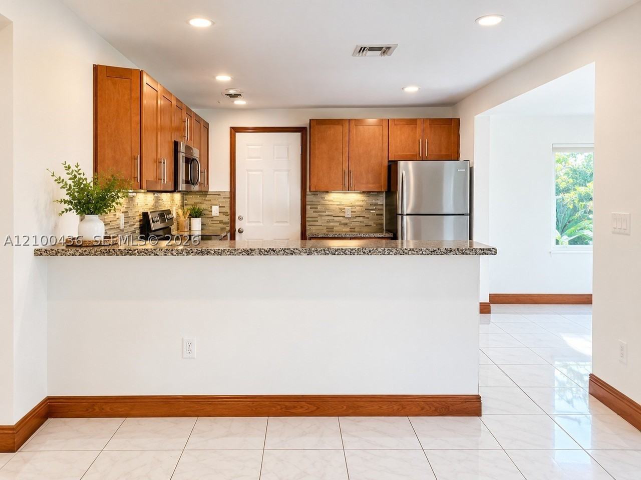 1131 Sw 14th Ave #1 - Photo 5 of 11