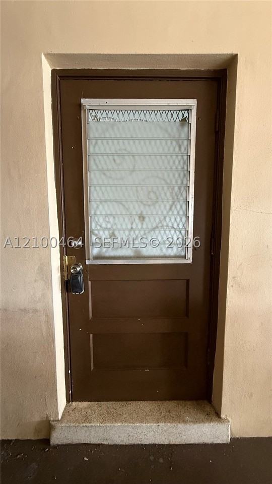 5401 Hollywood Blvd #15 - Photo 2 of 22