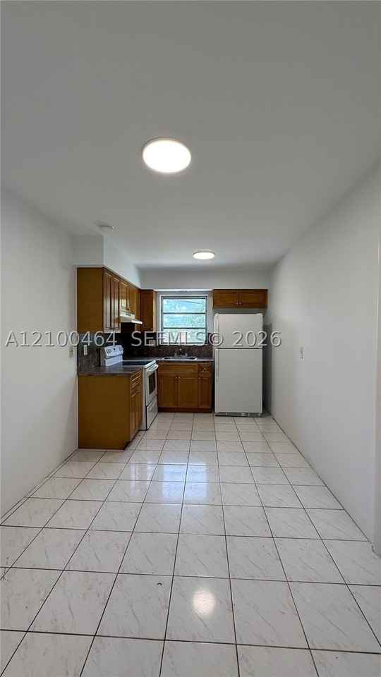 5401 Hollywood Blvd #15 - Photo 6 of 22