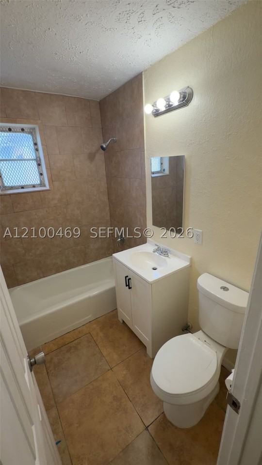 801 4th St - Photo 6 of 12