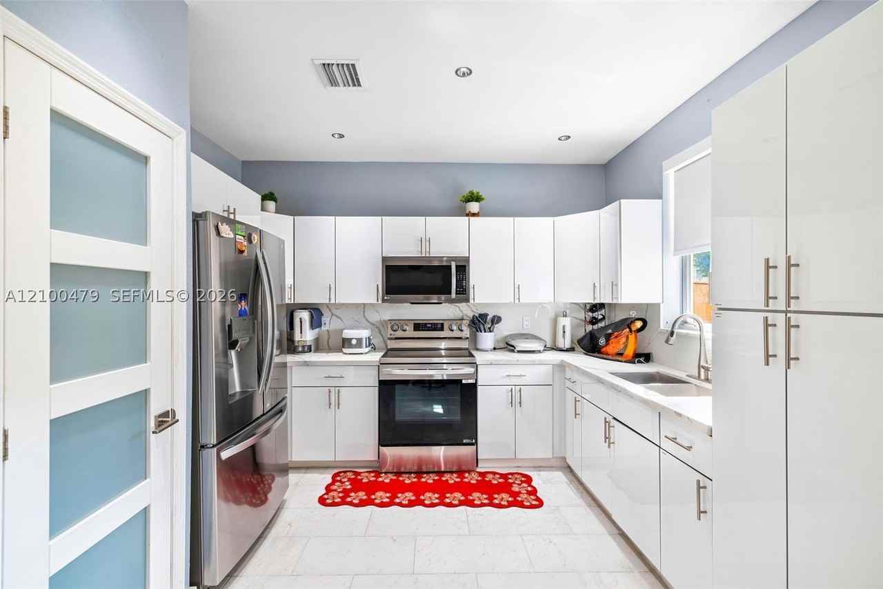 10902 Sw 240th St #10902 - Photo 5 of 20