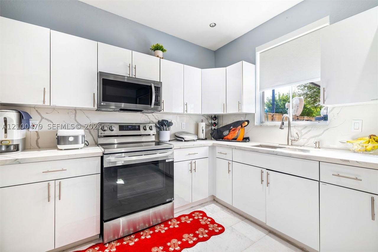 10902 Sw 240th St #10902 - Photo 6 of 20