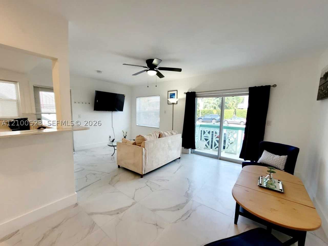 1234 Euclid Ave #1 - Photo 5 of 11