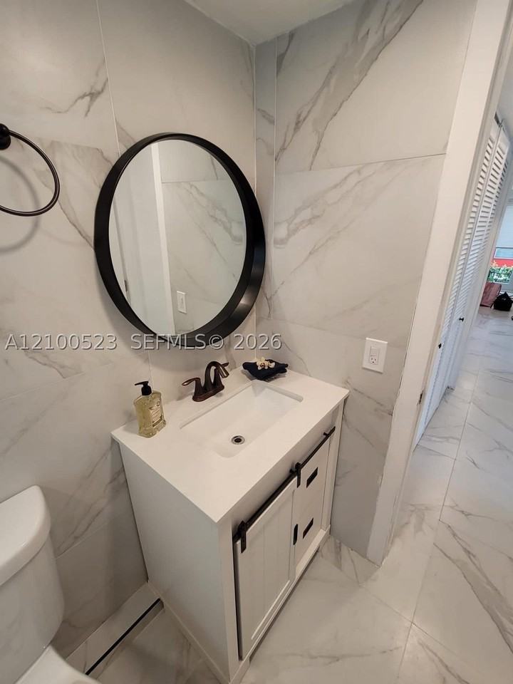 1234 Euclid Ave #1 - Photo 6 of 11