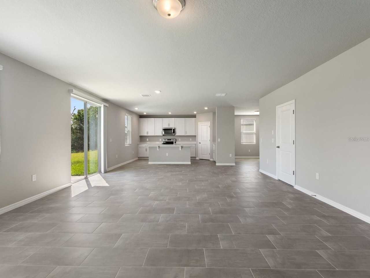 1220 Oak Valley Dr - Photo 3 of 34