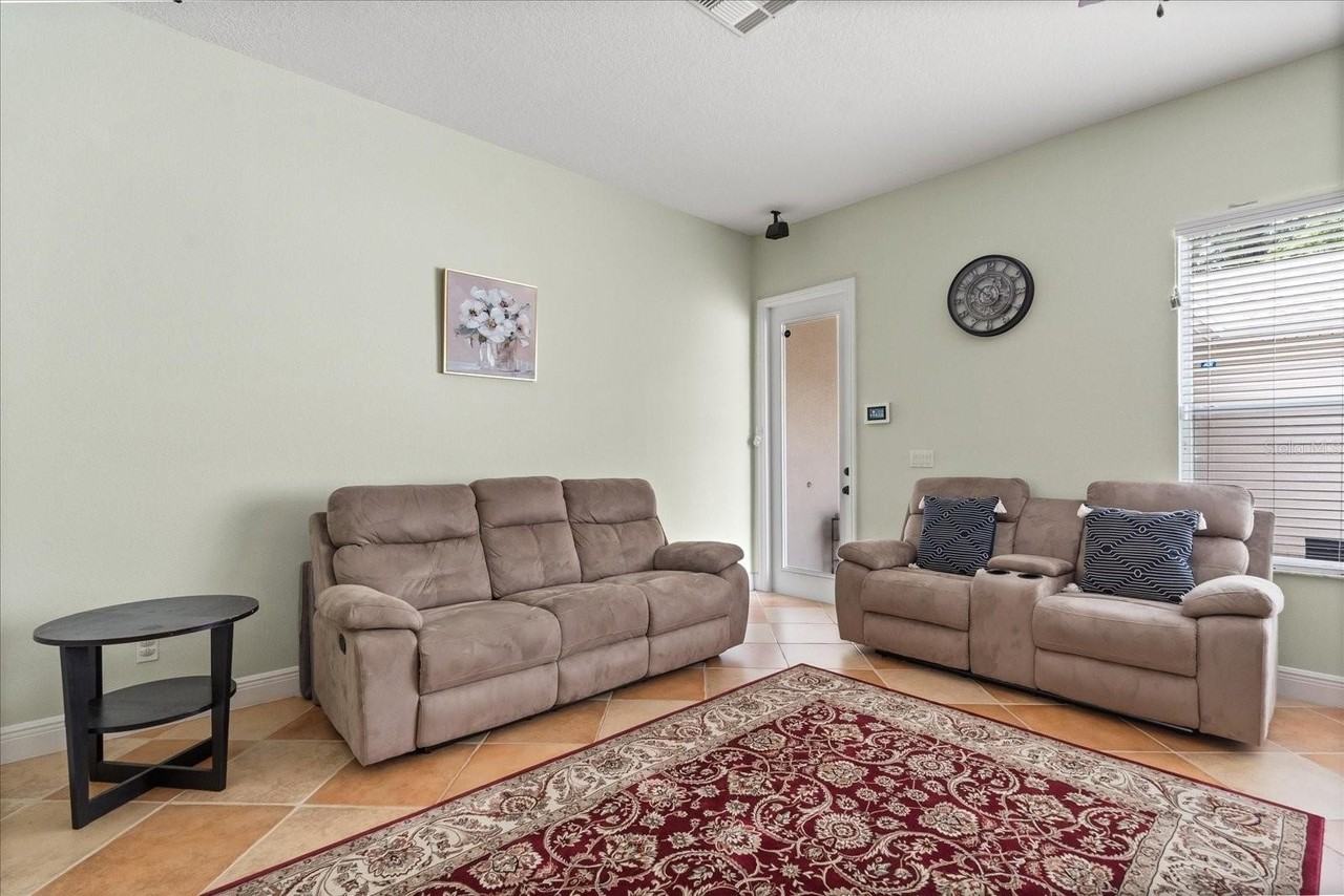 1530 Tally Cir - Photo 4 of 34