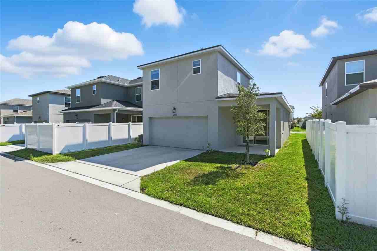 11750 Sunsail Ave - Photo 4 of 28
