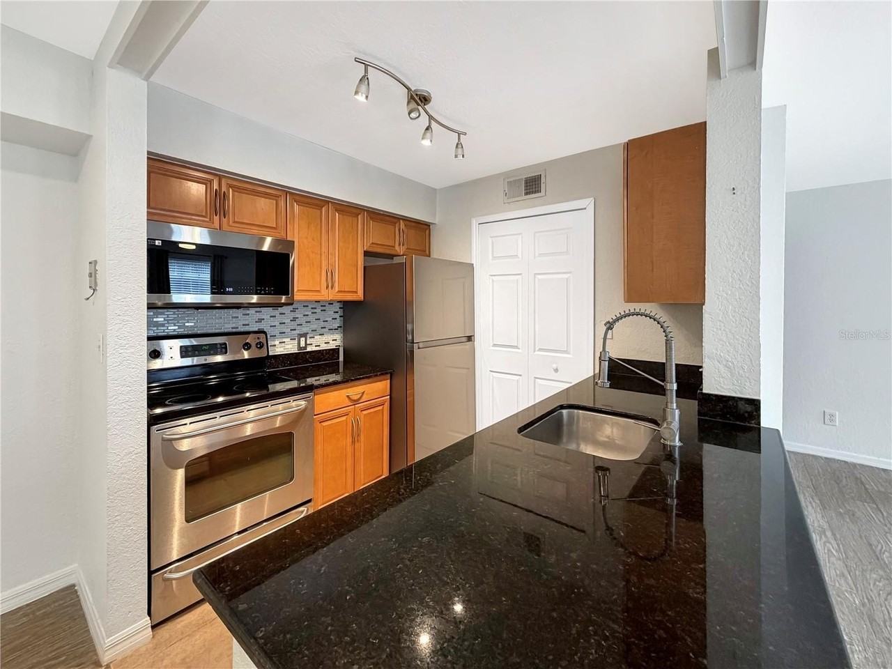 3305 Haviland Ct #101 - Photo 6 of 26