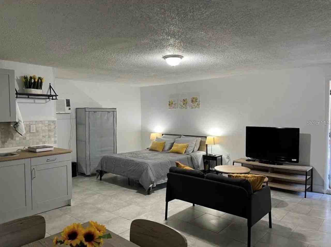 5324 Lime Ave - Photo 2 of 7