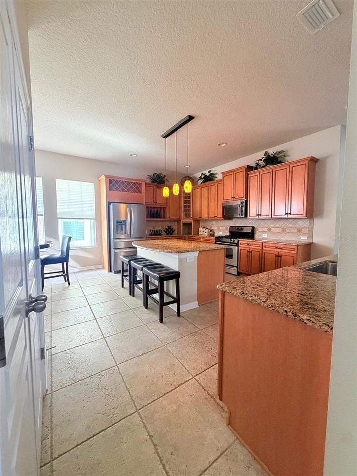 6015 Churchside Dr - Photo 6 of 16