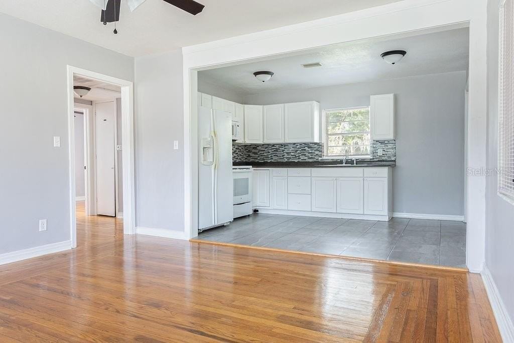 630 E Indiana Ave - Photo 5 of 13
