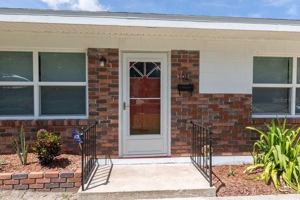 106 N Kentucky Ave - Photo 4 of 18