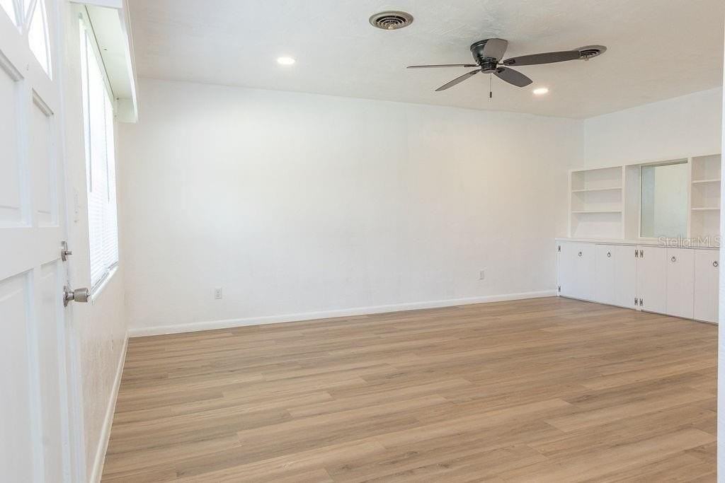 106 N Kentucky Ave - Photo 6 of 18