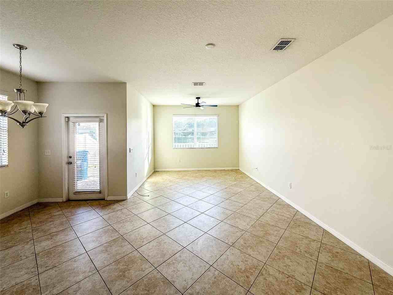 13715 Rosette Rd - Photo 4 of 27