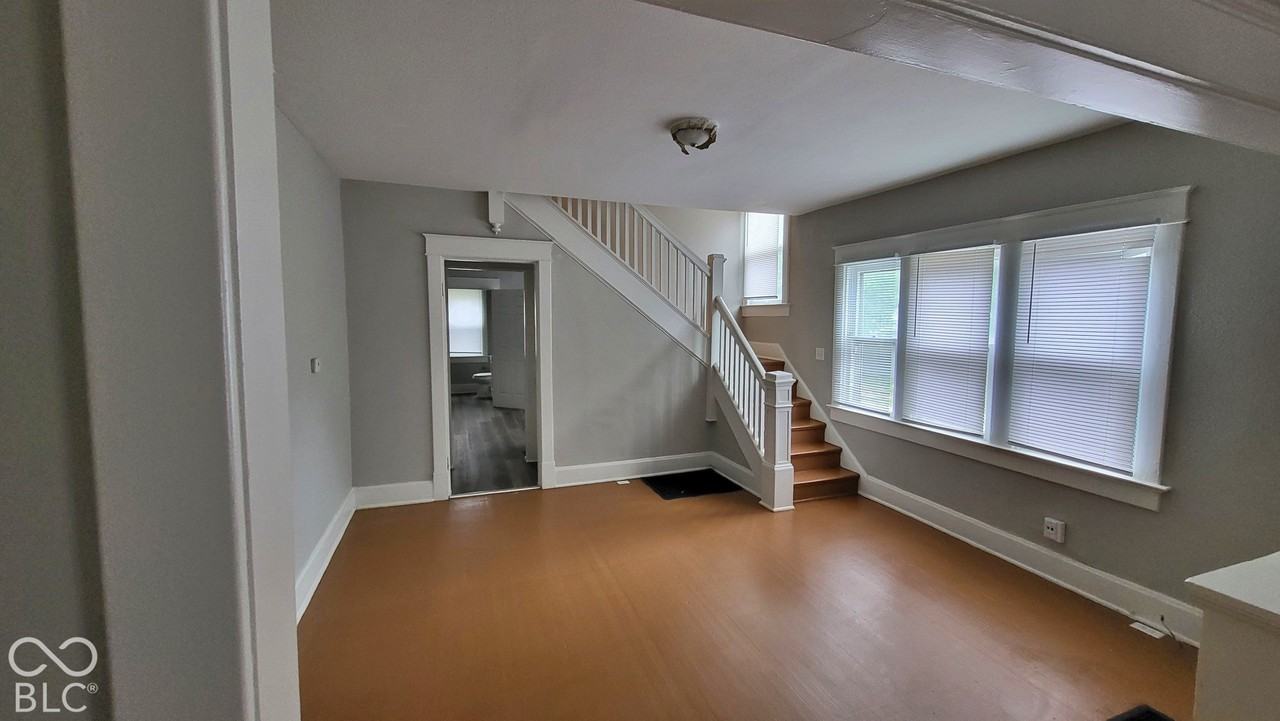 856 N Tacoma Ave - Photo 4 of 19